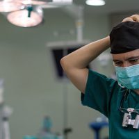 Dr-Polo-Cirujano-de-mano-0143