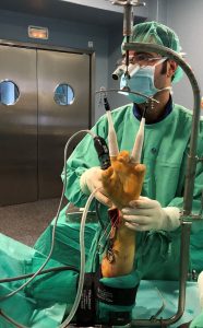 PATOLOGIAS-MUNECA-FRACTURAS-DE-LA-MUNECA-Figura-3-Osteosintesis-de-fractura-de-muneca-asistida-por-artroscopia